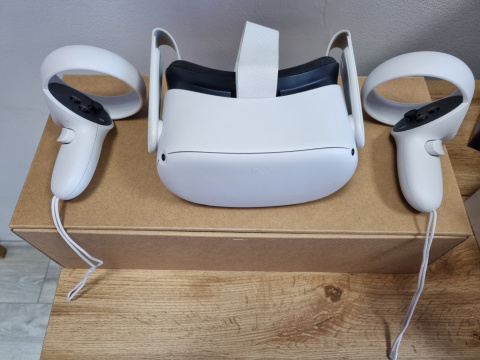 Meta Quest Oculus Quest 2 128 GB | Używane | W Pudełku