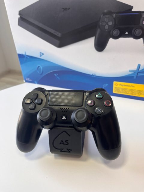 Playstation 4 Slim 500 GB + Oryginalny Pad Dualshock | z pudełkiem | Używana Playstation 4 Slim 500 GB + Oryginalny Pad Dualshock | z pudełkiem | Używana