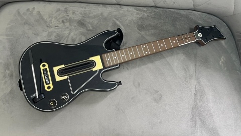 Kontroler Gitara Guitar Hero Live do PS2/PS3/Xbox 360 bez adaptera Używana Kontroler Gitara Guitar Hero Live do PS2/PS3/Xbox 360 bez adaptera Używana