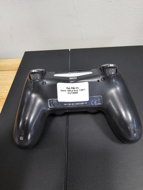 Konsola PlayStation 4 FAT 1 TB + Oryginalny Pad DualShock 4 | Używana Konsola PlayStation 4 FAT 1 TB + Oryginalny Pad DualShock 4 | Używana