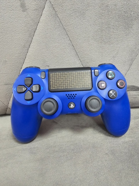 Konsola PlayStation 4 Slim Days of Play Special Edition 500 GB + Pad PS4 Dualshock Days of Play Używana