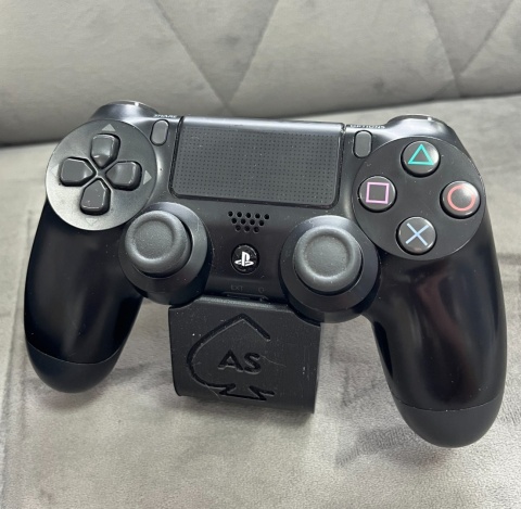 PS4 Playstation 4 Slim 1 TB + Pad PS4 Dualshock Używana PS4 Playstation 4 Slim 1 TB + Pad PS4 Dualshock Używana