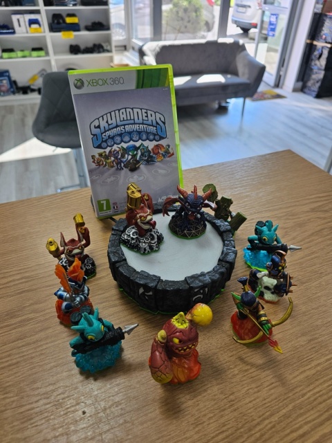 Zestaw Skylanders Spyro's Adventure Figurki + Gra + Podstawka Xbox 360 | Używany Zestaw Skylanders Spyro's Adventure Figurki + Gra + Podstawka Xbox 360 | Używany